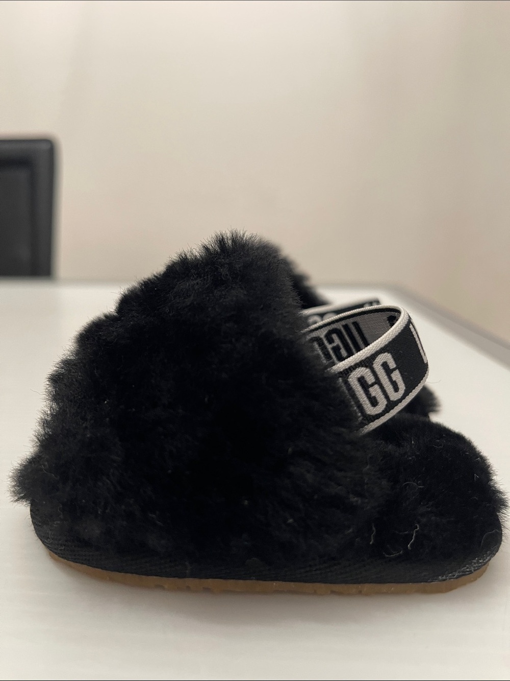 UGG WINTER FLUFF YEAH SLIDE INFANT TODDLER  LOGO STRAP SANDAL BABY 0-3 MONTHS